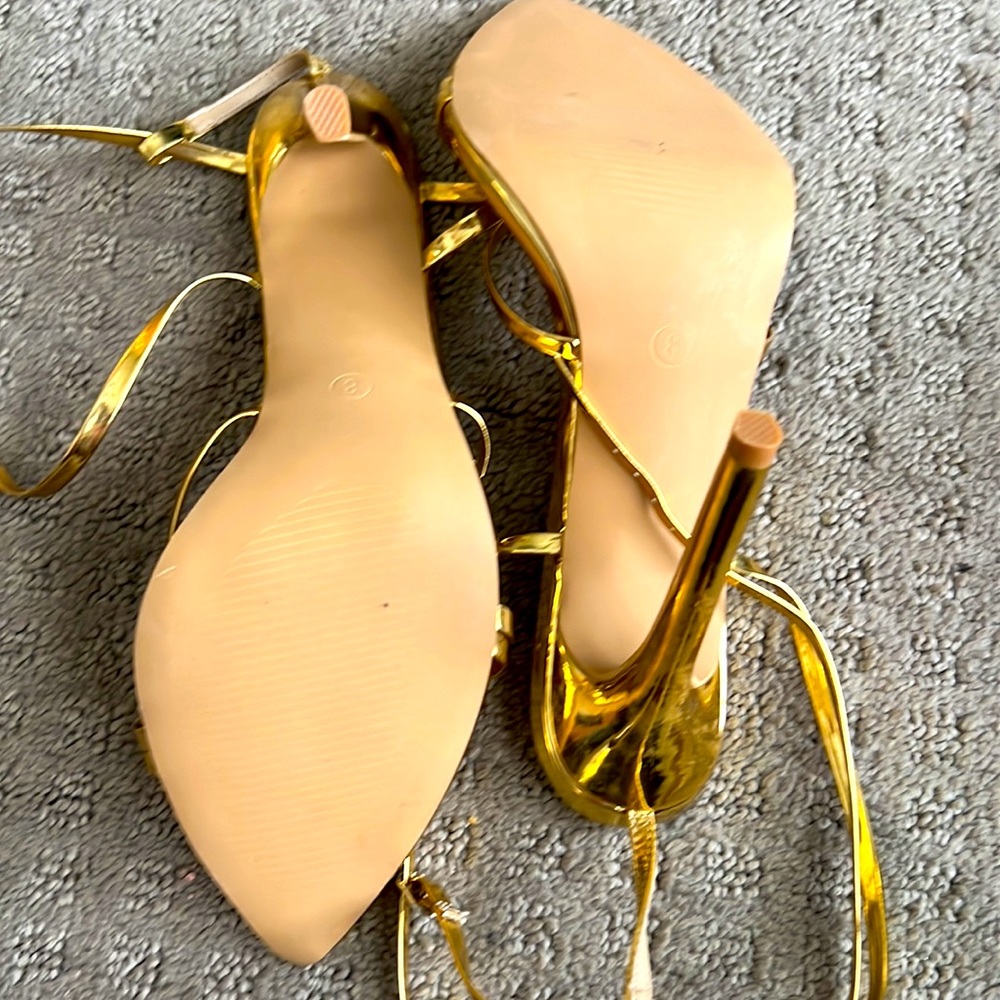 Gold Heels - Picture 3 of 3